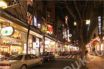 図3-2　調査地区の夜間景観写真と輝度測定ポイント(三宮駅北側)　三宮駅北側地区C