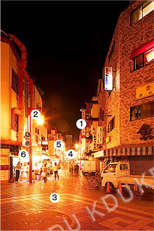 図3-4　調査地区の夜間景観写真と輝度測定ポイント(南京町)　南京町地区B