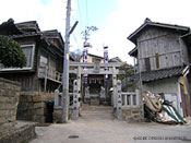 写真2 走島にある村上神社(写真:石渡雄士、2006.2)