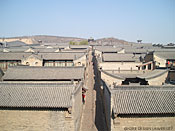 写真4　南の城門から見上げた卵石主道