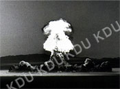 写真2　抱きキノコ雲(小)